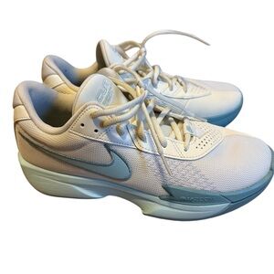 Nike G.T. Cut Academy sz 9 basketball shoes